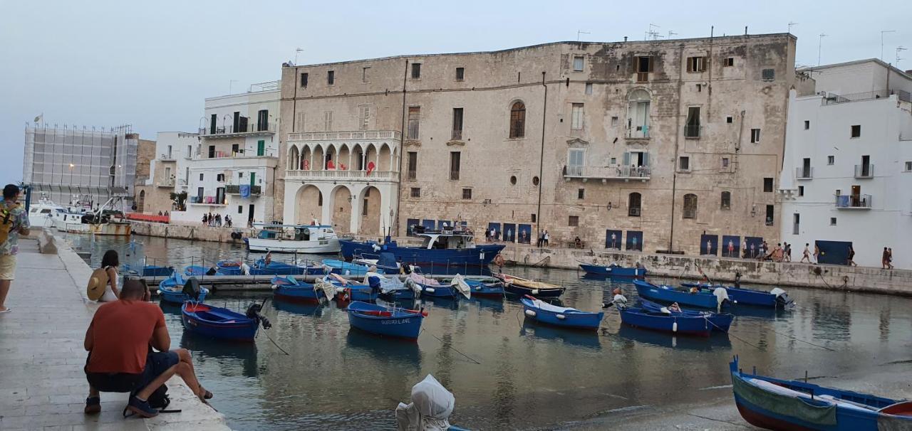 Dimora Nel Cuore Del Centro Storico Di Monopoli Exterior photo
